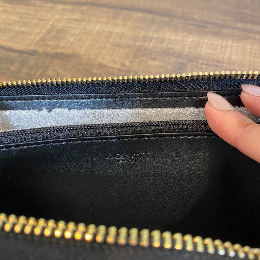 🚀SOLD🧨NWT Coach Accordion Zip Wallet W/ Linear Quilting - Picture 6 of 11